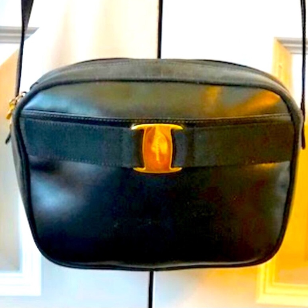 Ferragamo (Authentic) - Picture 5 of 6